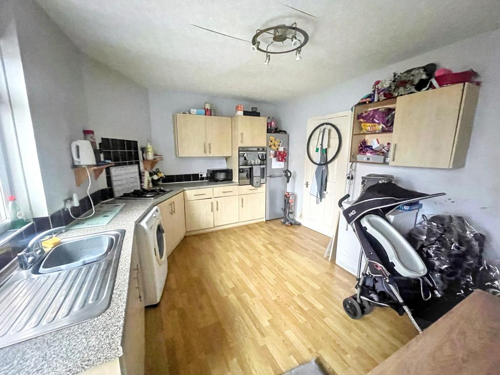 6 Stanifield Lane