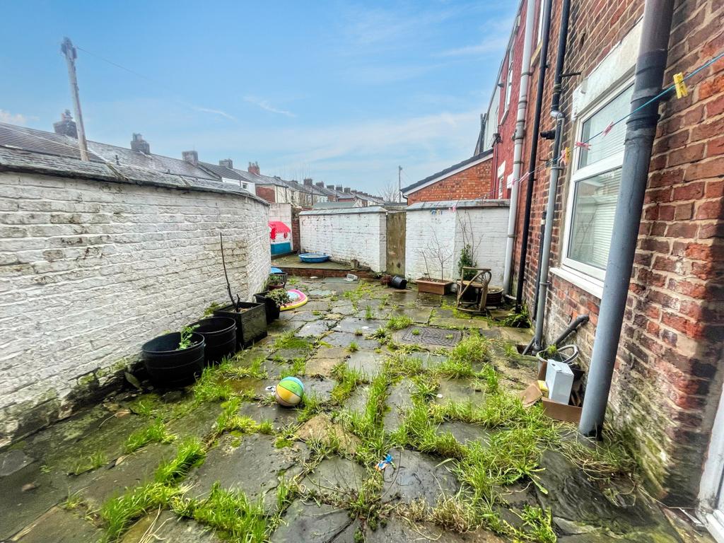 6 Stanifield Lane