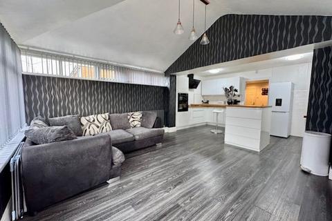 3 bedroom semi-detached house for sale, Firbank Road, Newall Green, Manchester, M23