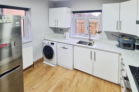 5 bedroom semi-detached house for sale, Hollybank Gardens, Bradford BD7