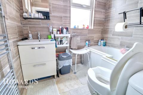 5 bedroom semi-detached house for sale, Caister Road, Great Yarmouth