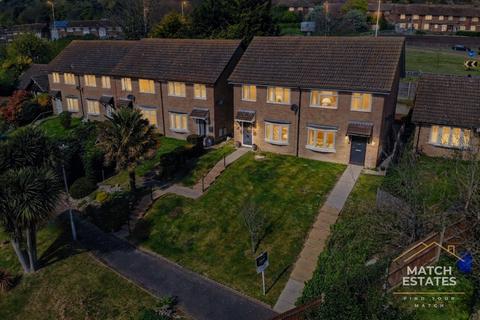 3 bedroom semi-detached house for sale, Churchill Close, Folkestone CT19