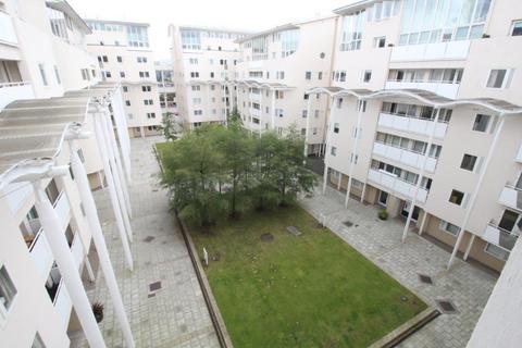 3 bedroom flat to rent, Royal Quay, Liverpool L3