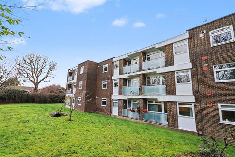 2 bedroom apartment to rent, Red Road, Borehamwood
