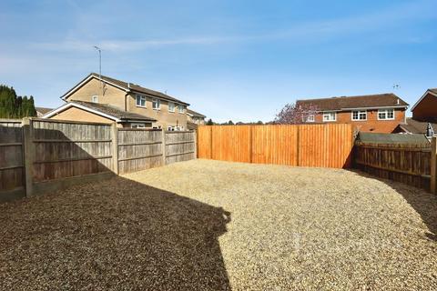 undefined, Rochford Drive, Luton, Bedfordshire, LU2
