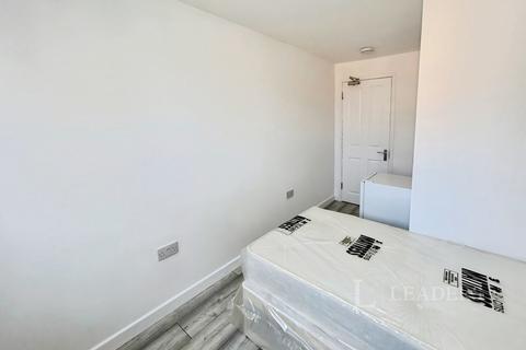 undefined, Rochford Drive, Luton, Bedfordshire, LU2