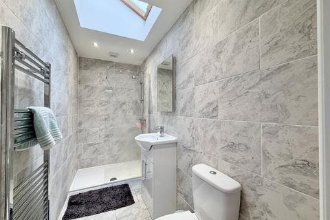 3 bedroom semi-detached house for sale, Lytham Close, Aintree L10