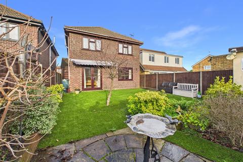 4 bedroom detached house for sale, Somerset Road, Basildon, Essex, SS15