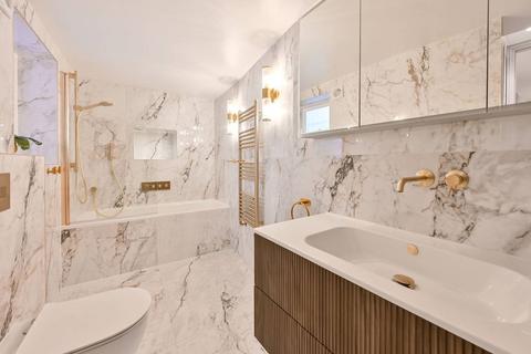 2 bedroom flat to rent, Royal Crescent, Holland Park, London, W11