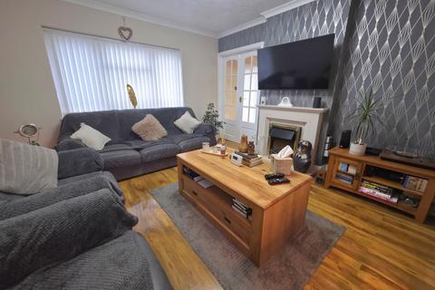 3 bedroom semi-detached house for sale, Beechwood Road, Warwickshire CV12