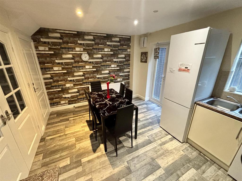 Open Plan Kitchen and Dining Room