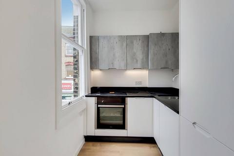 1 bedroom flat for sale, Charlton Road, Blackheath, London, SE3