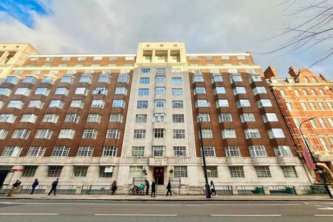 Studio to rent, Woburn Place, London WC1H