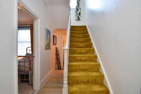 3 bedroom maisonette to rent, Alexandra Road, St. Leonards-On-Sea TN37