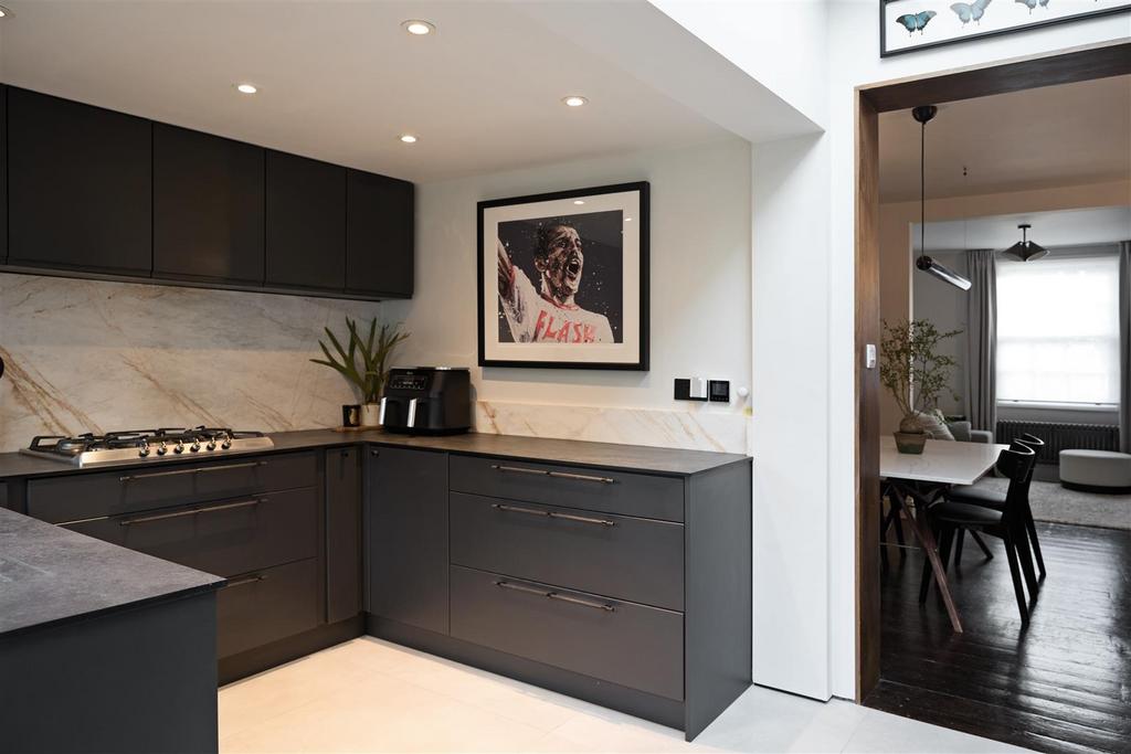 House 8.jpg