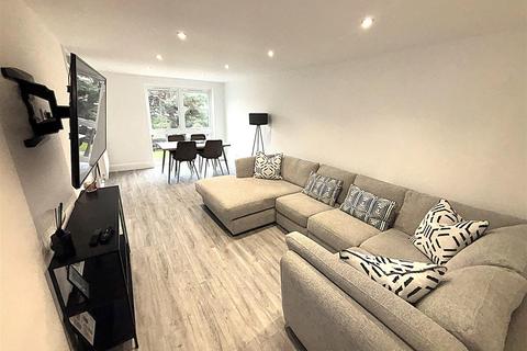 2 bedroom flat for sale, Hayes Lane, Beckenham