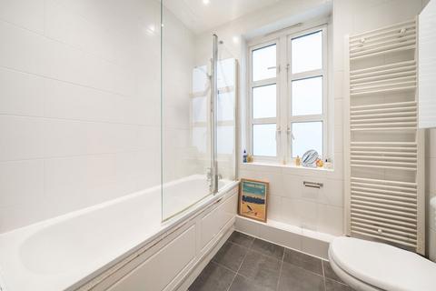 1 bedroom flat for sale, Orlando Road, London SW4