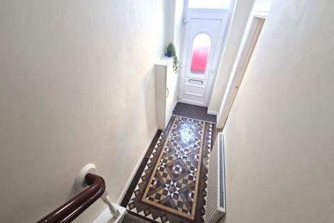 2 bedroom terraced house to rent, Rawcliffe Street, Blackpool, FY4