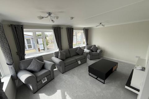 2 bedroom park home for sale, Gotherington, Gloucestershire, GL52