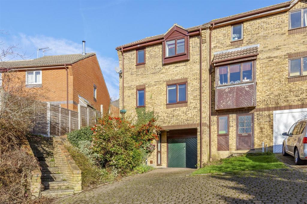 3 Gibbs Close, HP13 5 YB-13.jpg