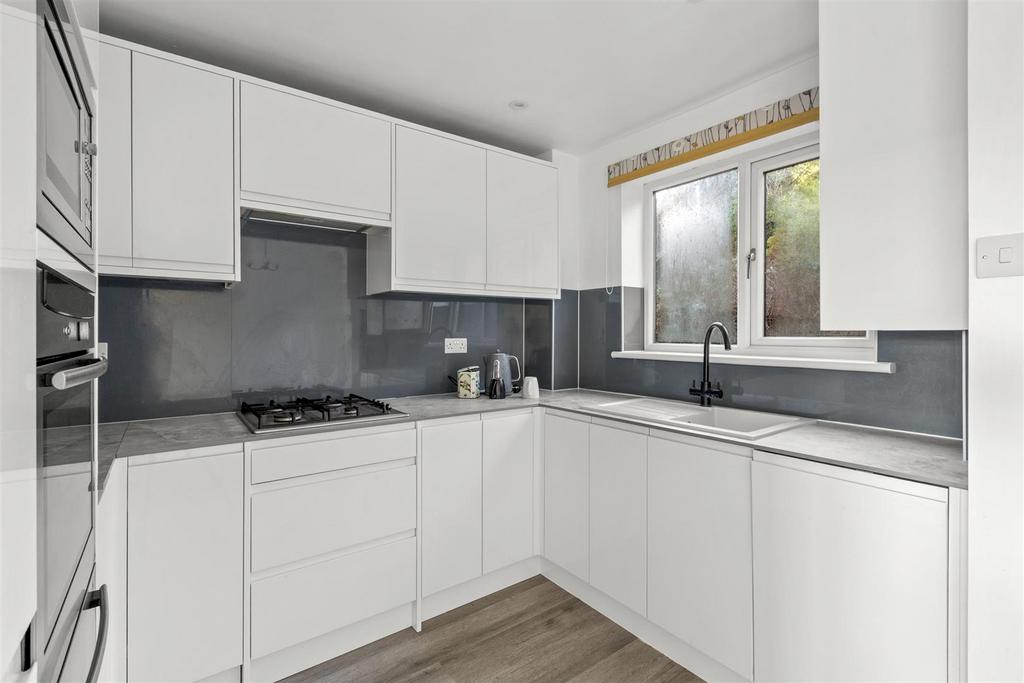 3 Gibbs Close, HP13 5 YB-10.jpg
