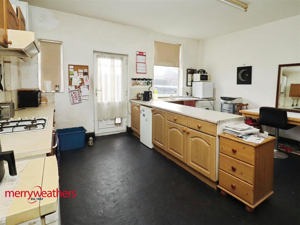 Dining kitchen