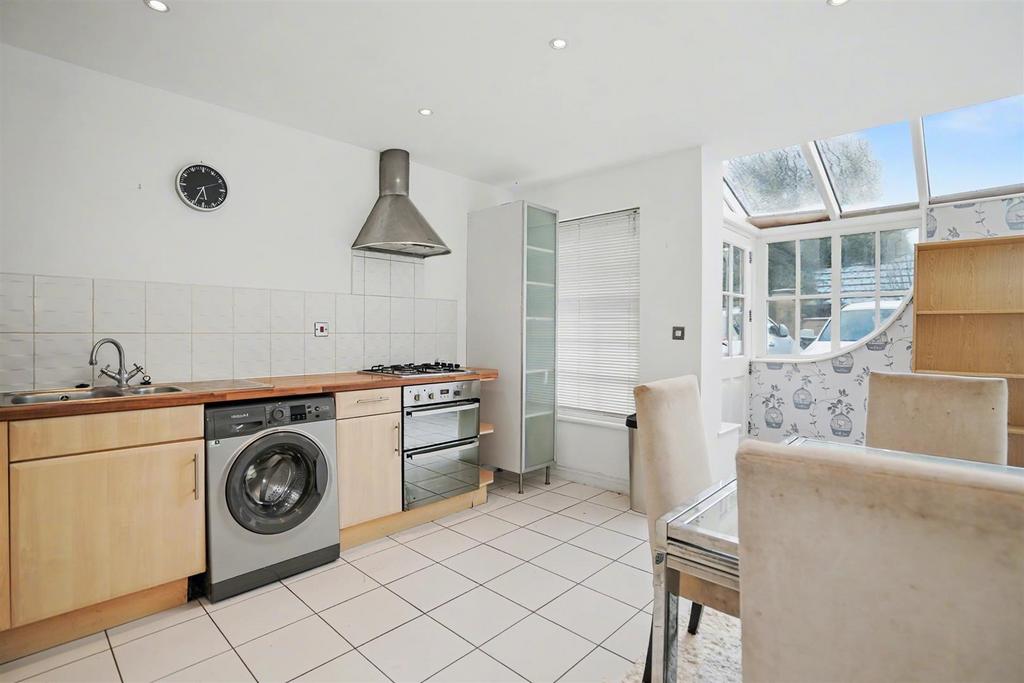 29 John Cullis Gardens-17.jpeg