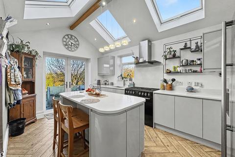 4 bedroom semi-detached house for sale, Simister Lane, Prestwich, M25