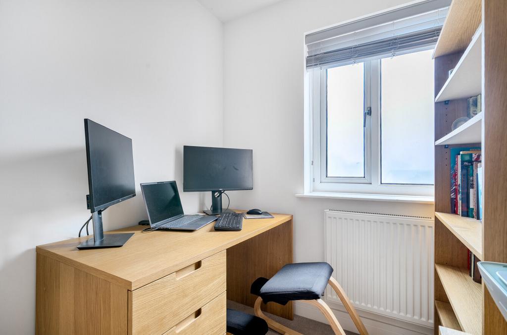 Bedroom/Office