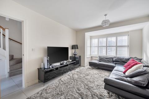 3 bedroom end of terrace house for sale, Oakgrove, Caterham CR3