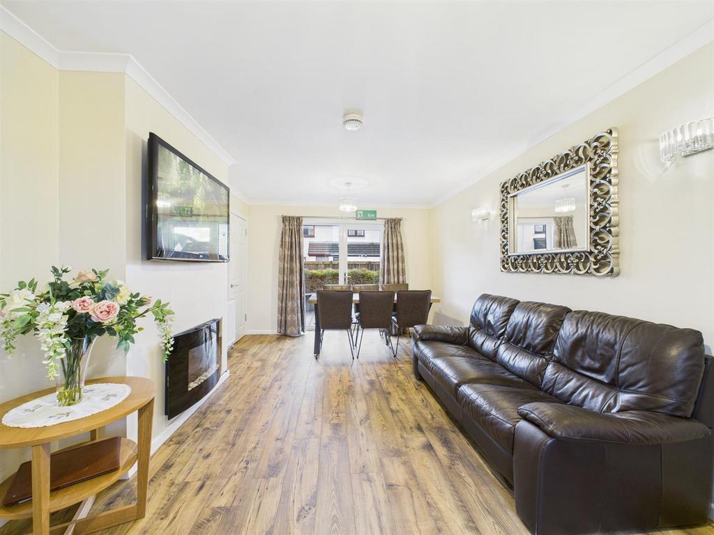 Lounge/dining room