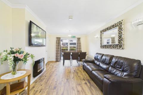 3 bedroom end of terrace house for sale, Camesky Road, Fort William PH33