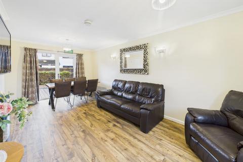3 bedroom end of terrace house for sale, Camesky Road, Fort William PH33