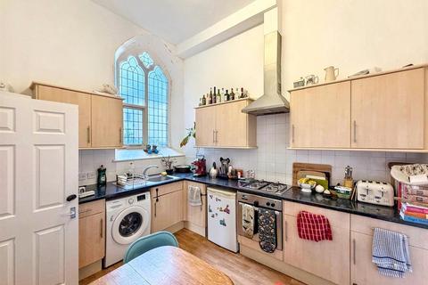 2 bedroom flat for sale, Ceylon Place, Eastbourne