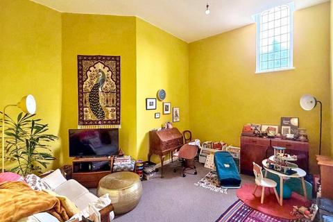 2 bedroom flat for sale, Ceylon Place, Eastbourne