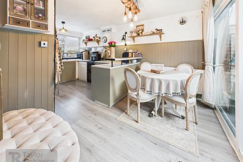 3 bedroom end of terrace house for sale, Forestfield, Furnace Green, Crawley