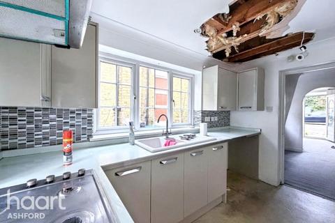 2 bedroom semi-detached house for sale, Cudworth Road, Ashford
