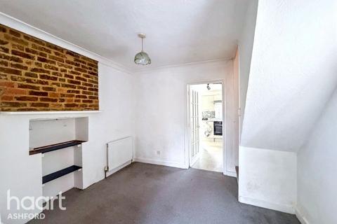2 bedroom semi-detached house for sale, Cudworth Road, Ashford