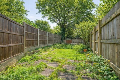 2 bedroom cottage for sale, London Road, Milton Keynes MK5