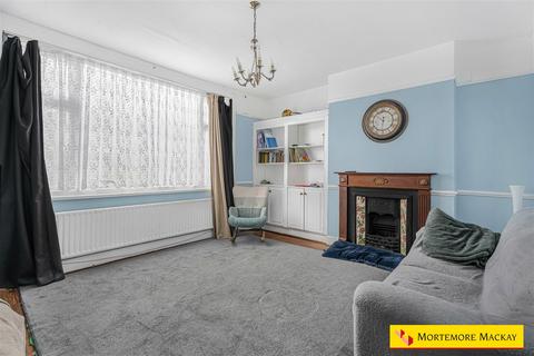 3 bedroom terraced house for sale, Sittingbourne Avenue, Enfield