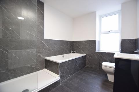 2 bedroom flat to rent, York Street, Pelaw, NE10