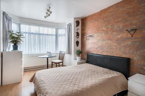4 bedroom end of terrace house for sale, Lodge Avenue, Croydon