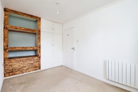 1 bedroom bungalow to rent, Bellevue Road, PO31
