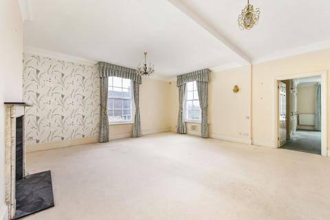 2 bedroom flat for sale, Sussex Road, Petersfield, Hampshire
