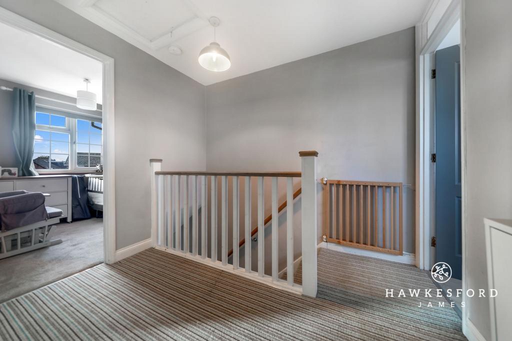Staple Close, Sittingbourne - First floor landing