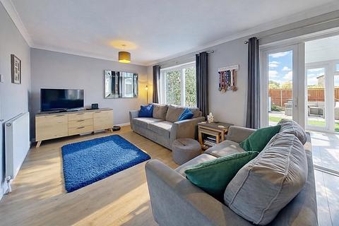 3 bedroom semi-detached house for sale, Wrentham Avenue, Herne Bay, CT6 7UU