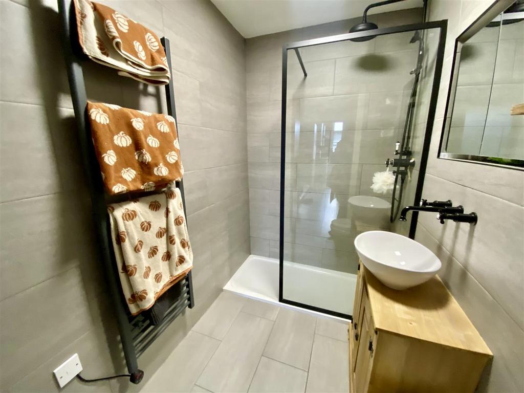 Bramleys Estate Agents - Waterfield Mill - Cleckhe