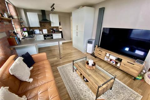 2 bedroom apartment for sale, Balme Road, Cleckheaton