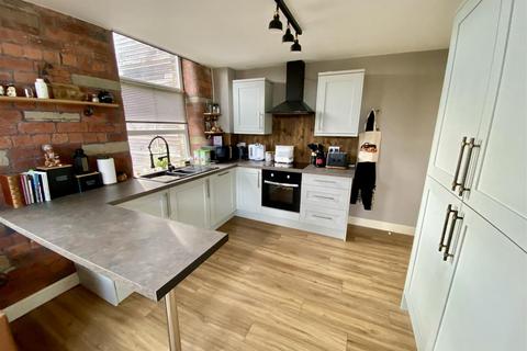 2 bedroom apartment for sale, Balme Road, Cleckheaton