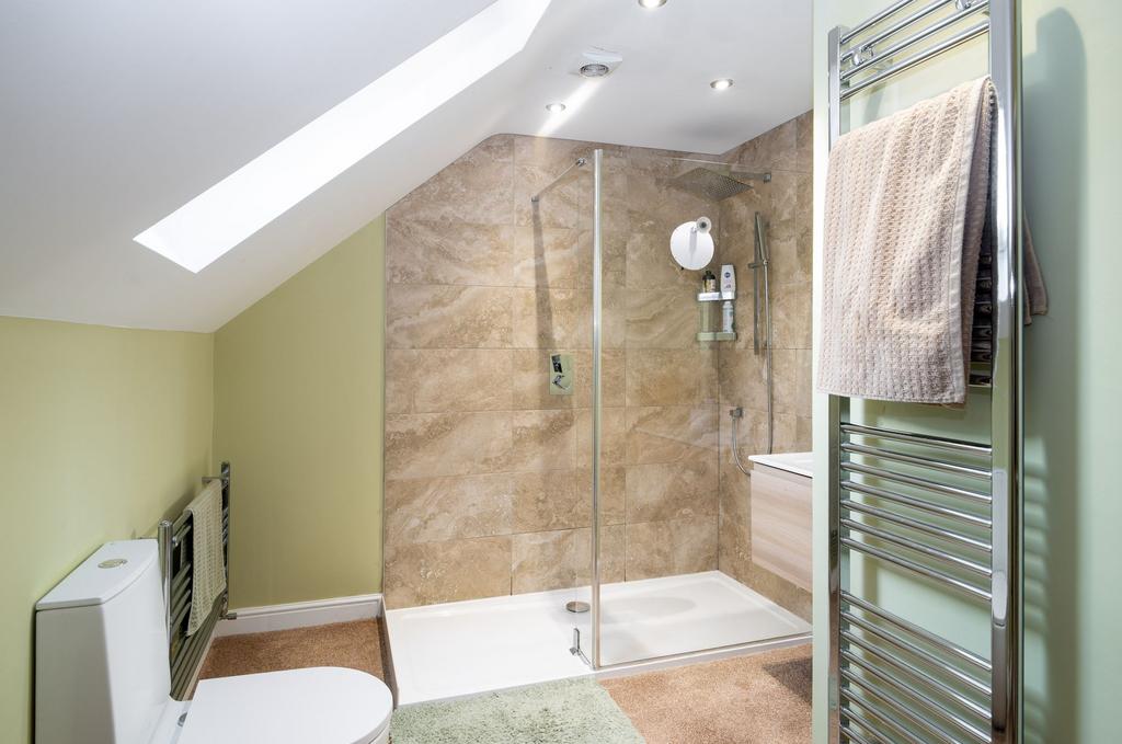 34 Bedroom 2 En-suite